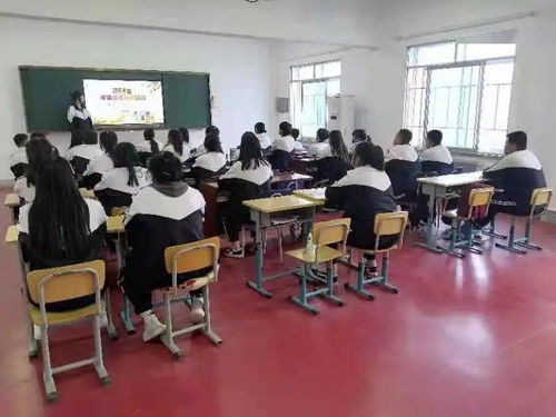 重陽敬老暖金秋，市現(xiàn)代服務(wù)學(xué)校開展主題教育活動與教育咨詢服務(wù)